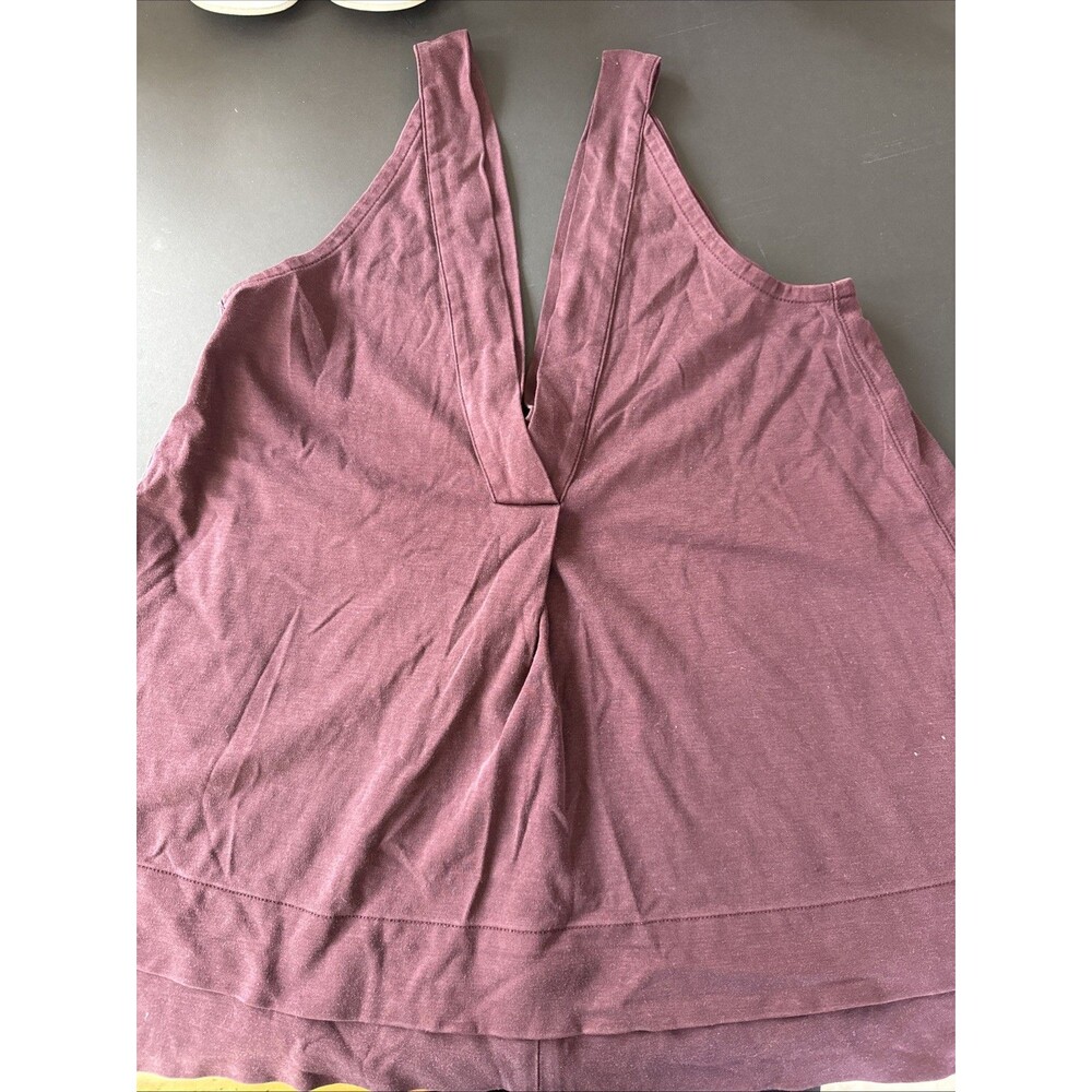 Madewell Women's XS Tank Top Sleeveless Shirt Merlot Color Flared Bottom V Neck